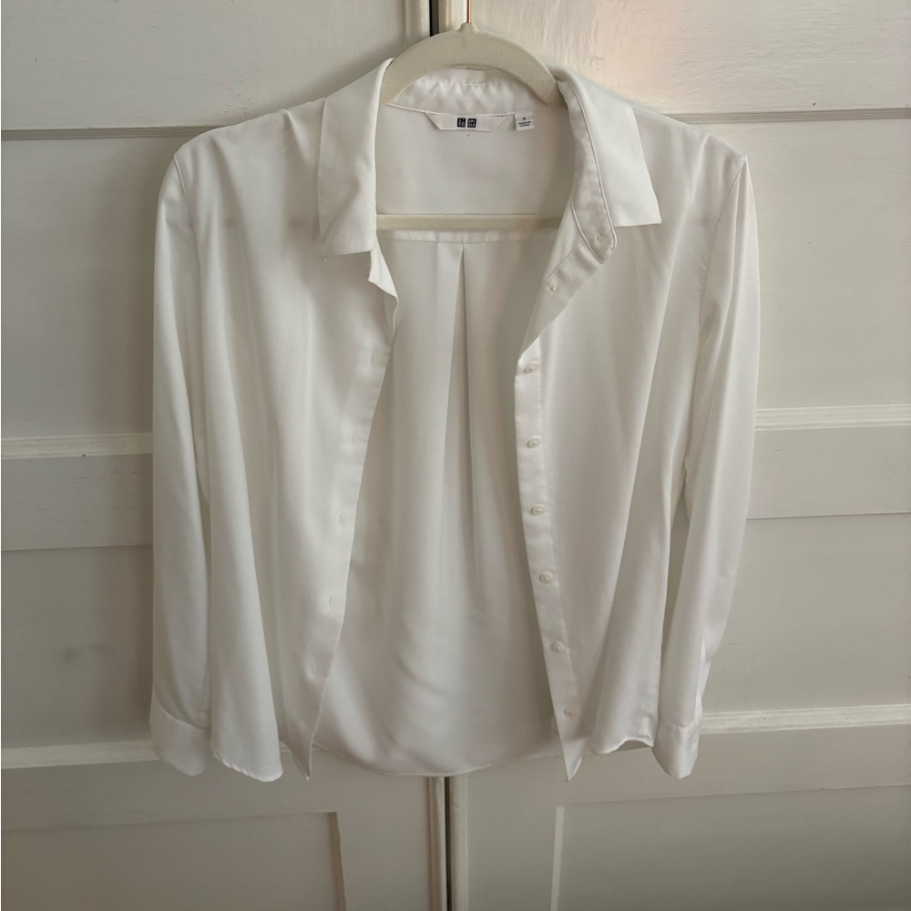 Uniqlo white sleeve blouse